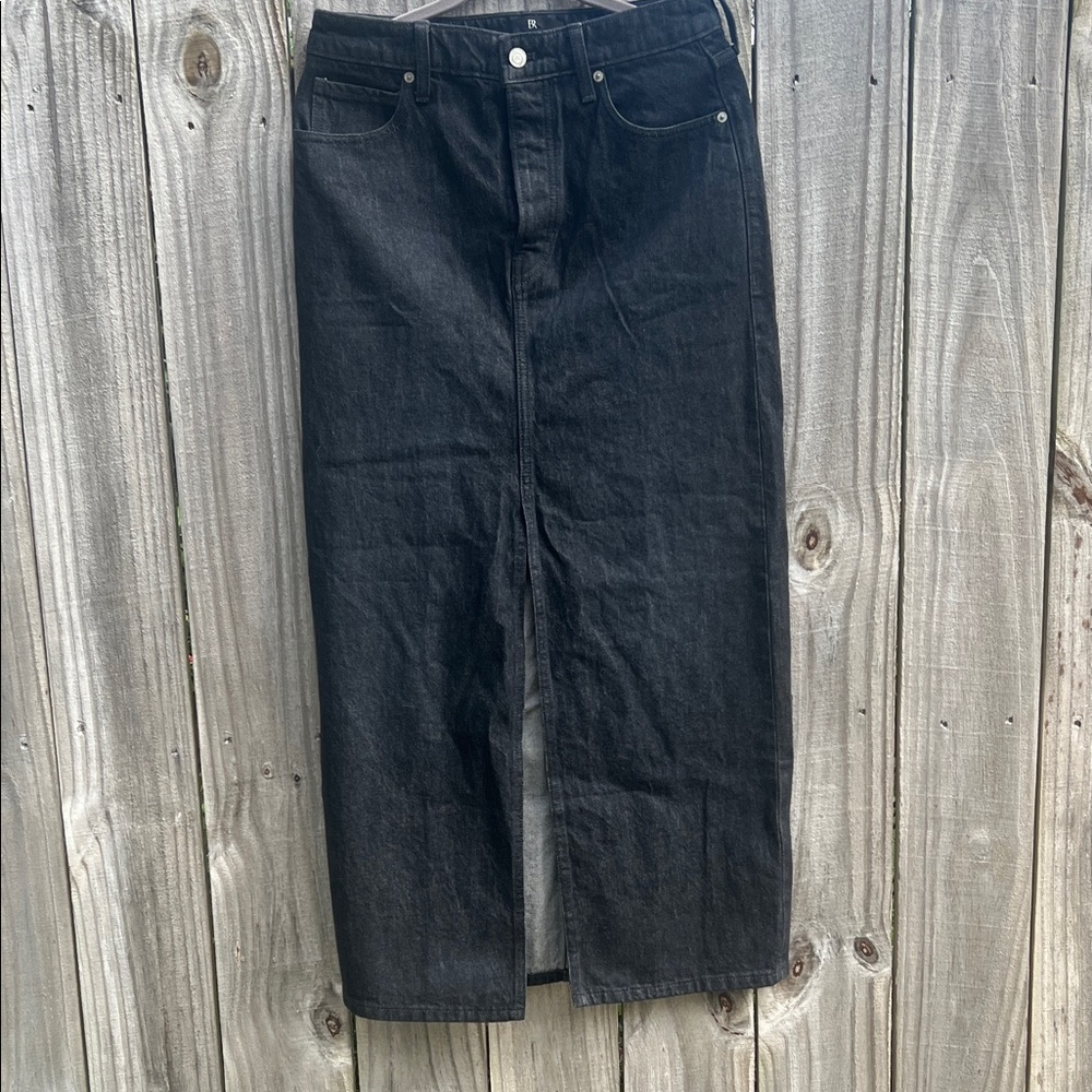 BANANA REPUBLIC LONG BLACK DENIM SKIRT SIZE 4 NWOT
